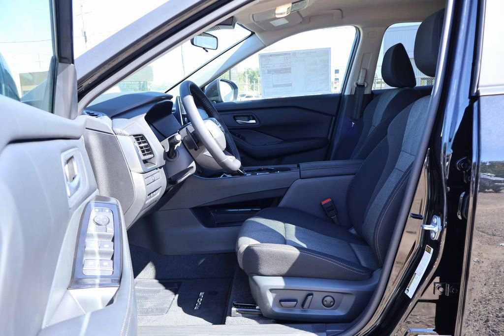 New 2026 Nissan Rogue SV image 7