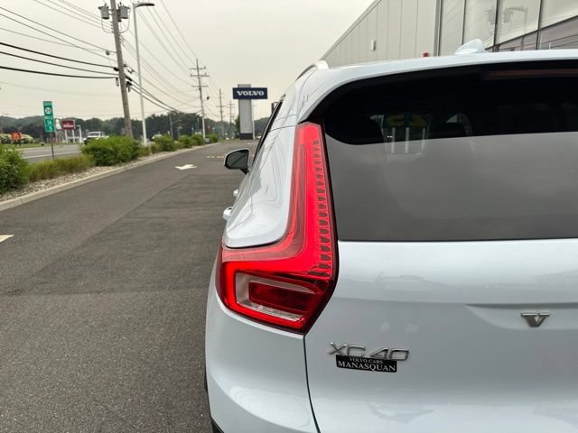 Certified 2025 Volvo XC40 B5 Core AWD/4WD image 9