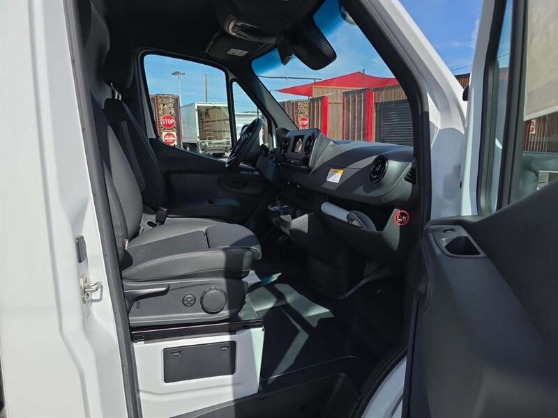 Used 2023 Mercedes-Benz Sprinter 3500 image 10