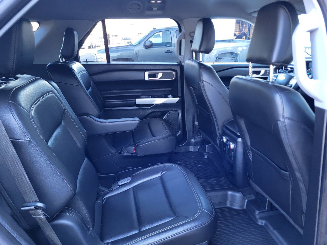 Used 2021 Ford Explorer XLT w/ Equipment Group 202A image 22