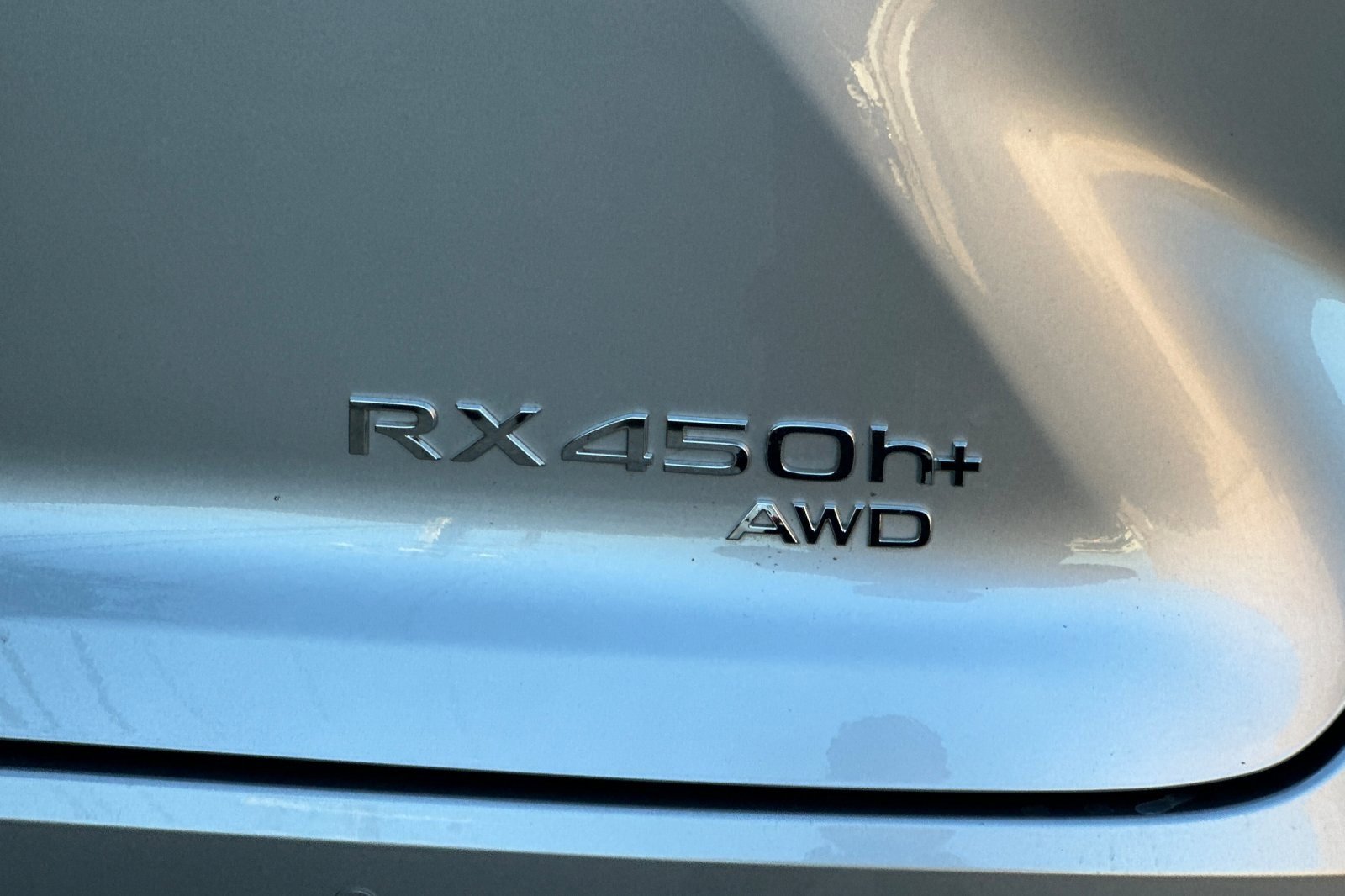 Used 2025 Lexus RX 450h AWD w/ Luxury Package image 13