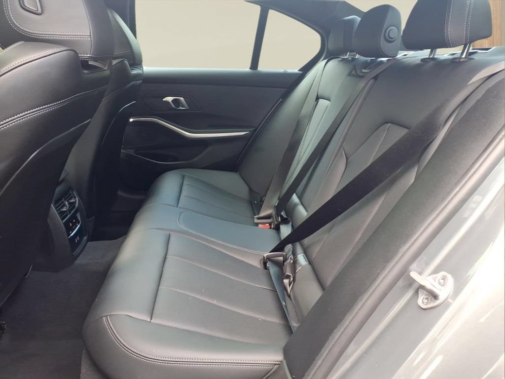 Used 2025 BMW 330i Sedan RWD image 21
