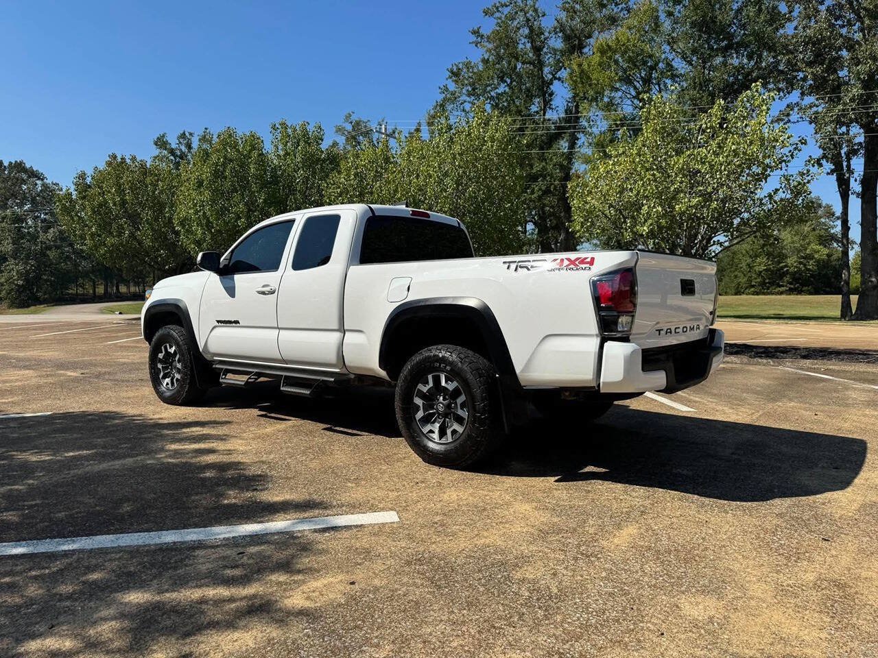 Used 2023 Toyota Tacoma TRD Off-Road AWD/4WD image 6