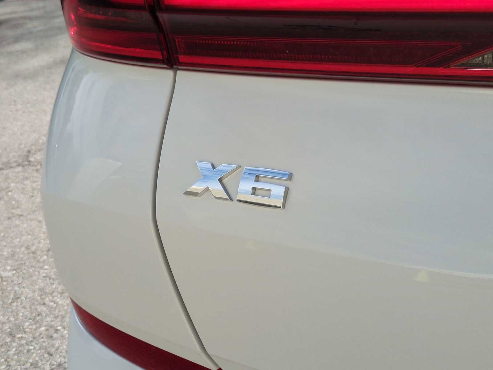 New 2026 BMW X6 M60i image 13