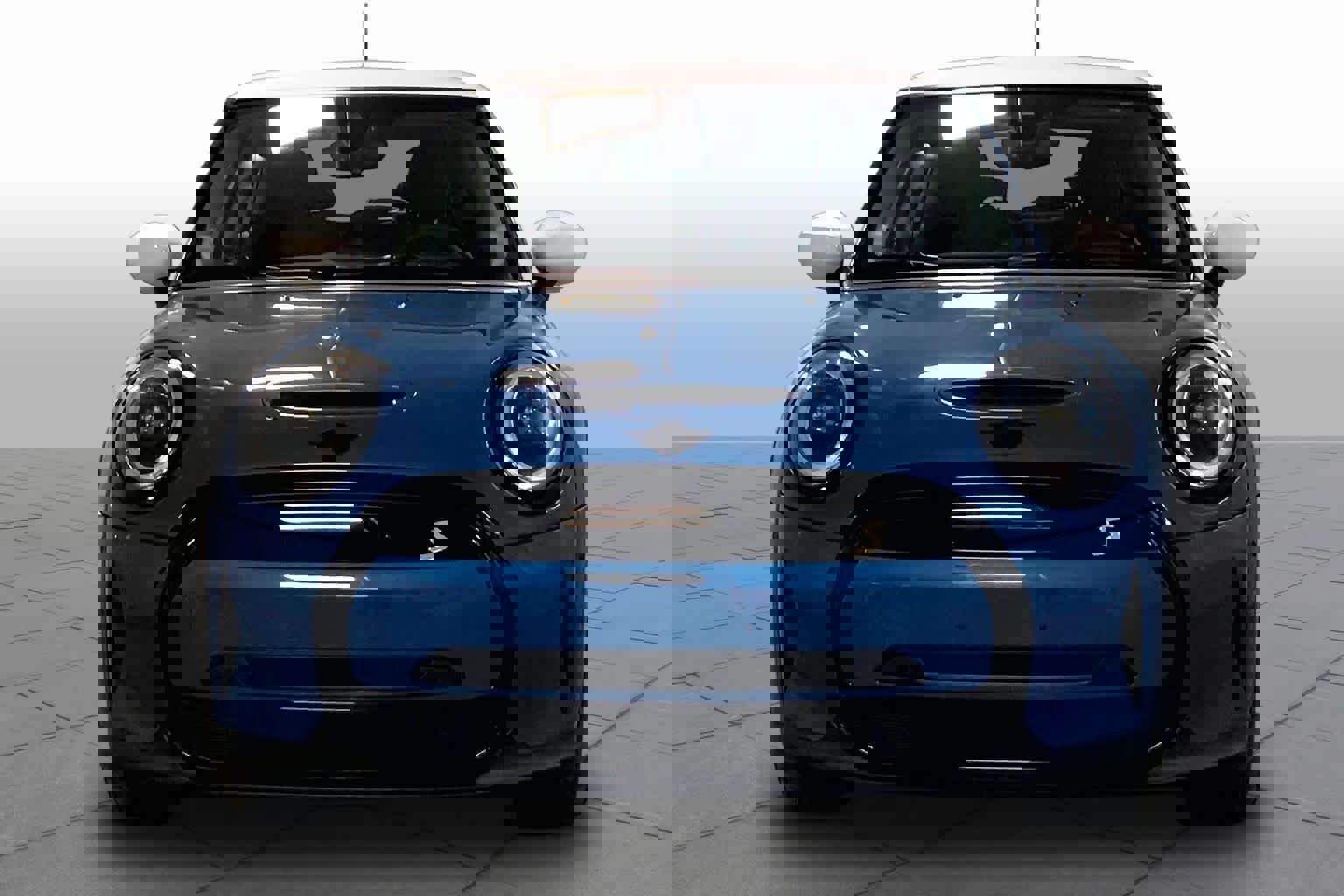 Certified 2024 MINI Cooper SE image 3
