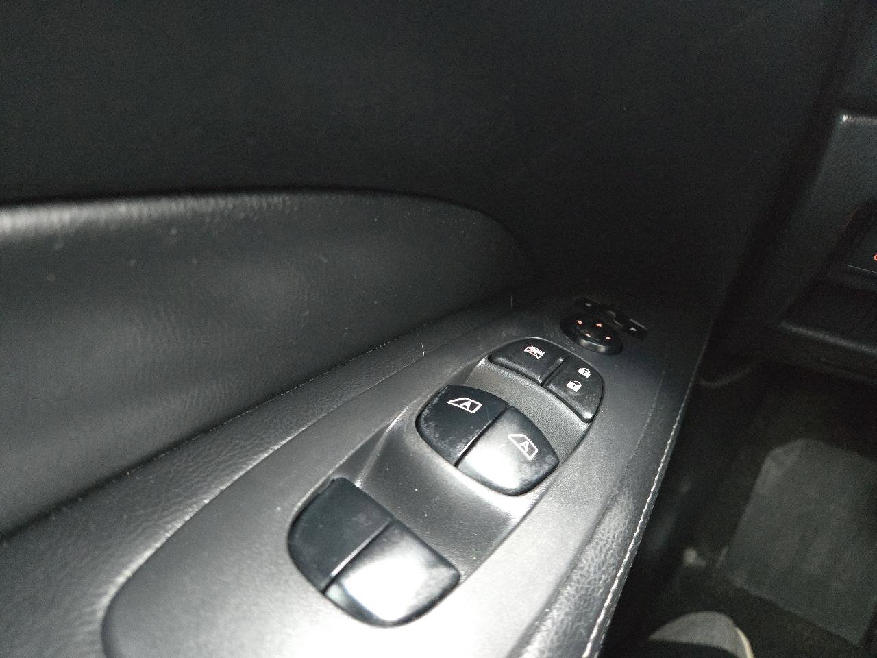Used 2013 Nissan Pathfinder Platinum w/ Platinum Premium Pkg image 27