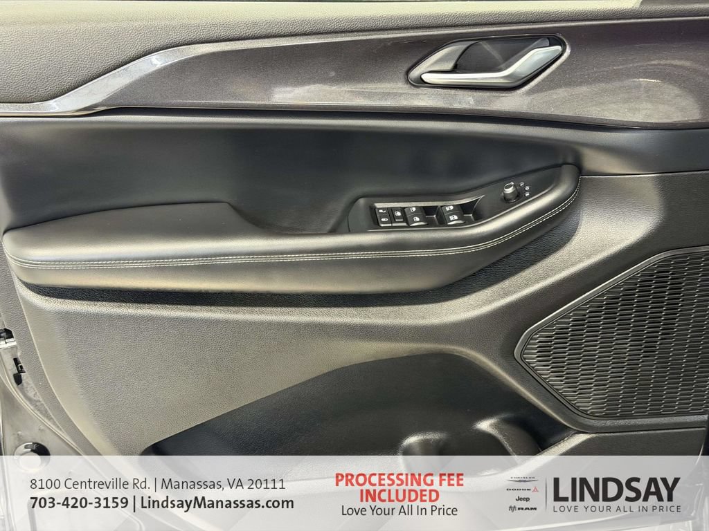 Used 2023 Jeep Grand Cherokee Laredo w/ Luxury Tech Group I AWD/4WD image 21