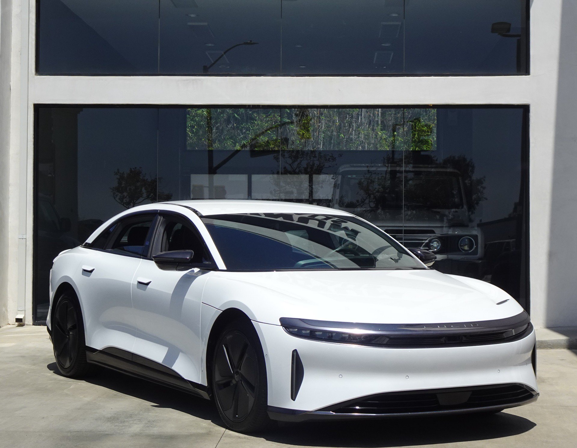 Used 2024 Lucid Air Touring AWD/4WD image 9