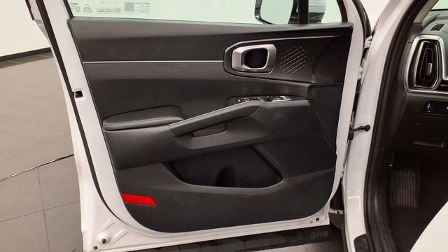 Used 2024 Kia Sorento S image 18