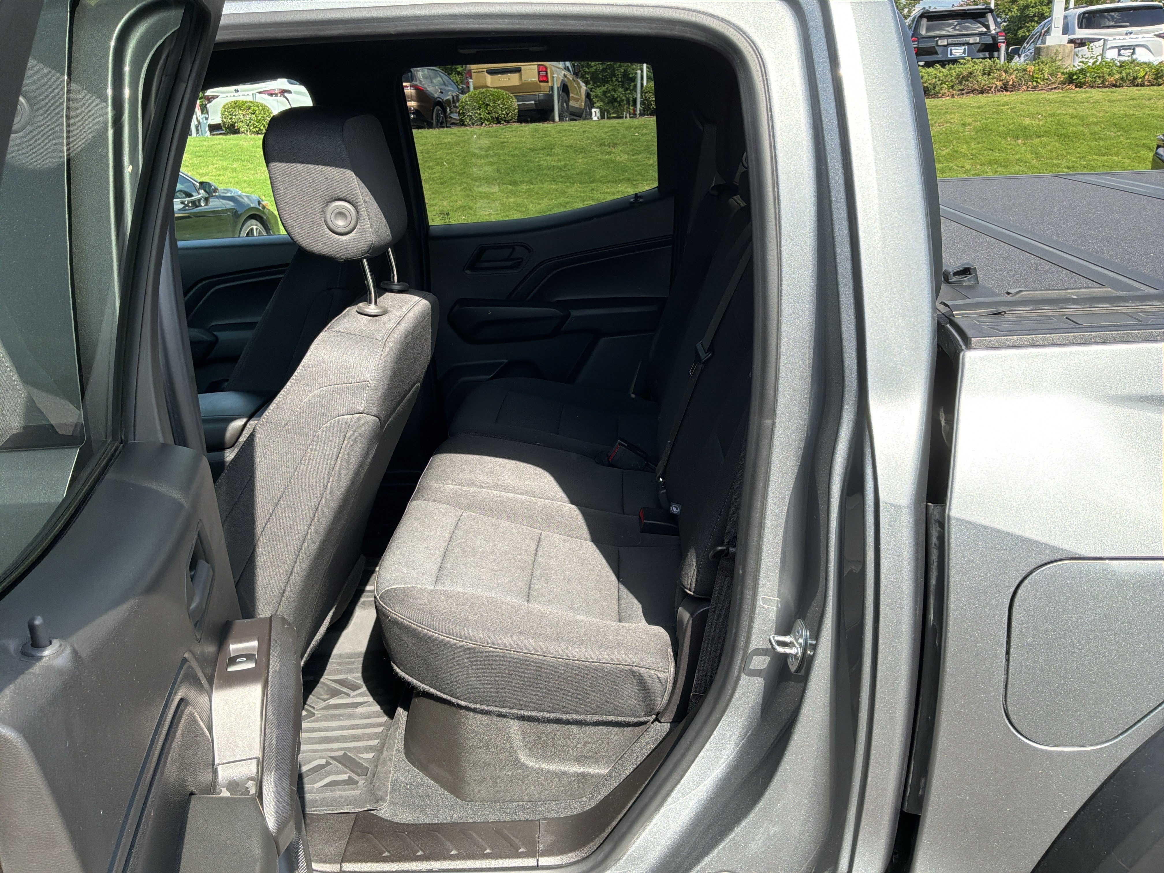 Used 2023 Chevrolet Colorado Trail Boss w/ Safety Package AWD/4WD image 30