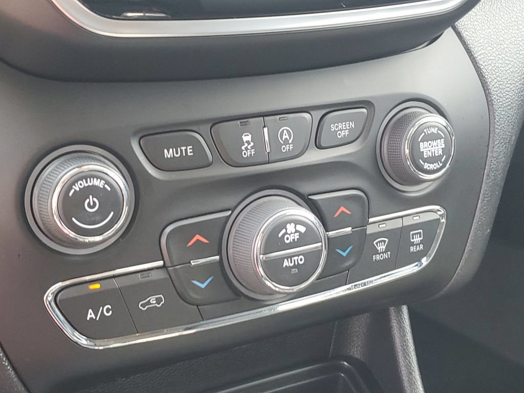 Used 2020 Jeep Cherokee Limited AWD/4WD image 15