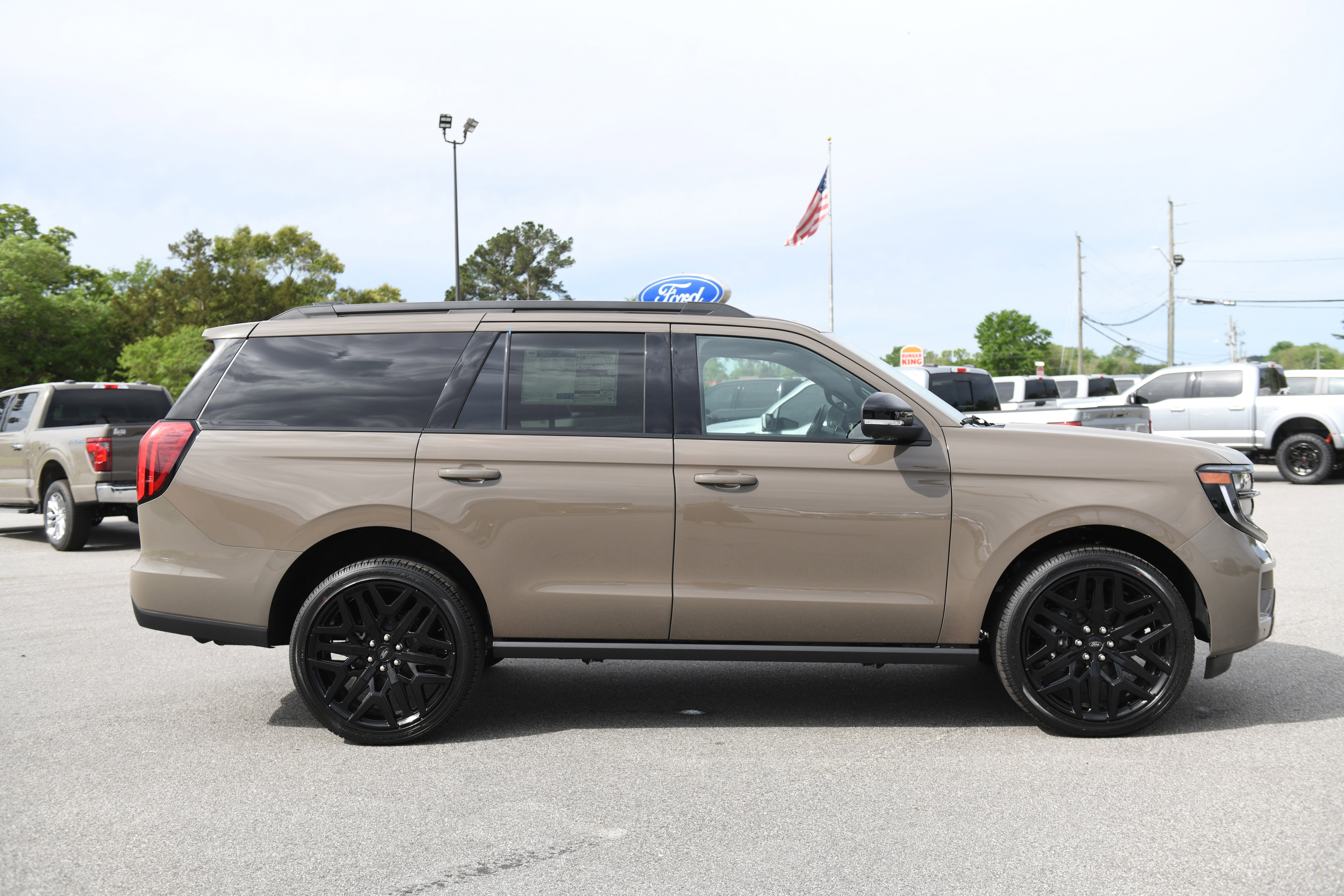 New 2026 Ford Expedition Platinum AWD/4WD image 1