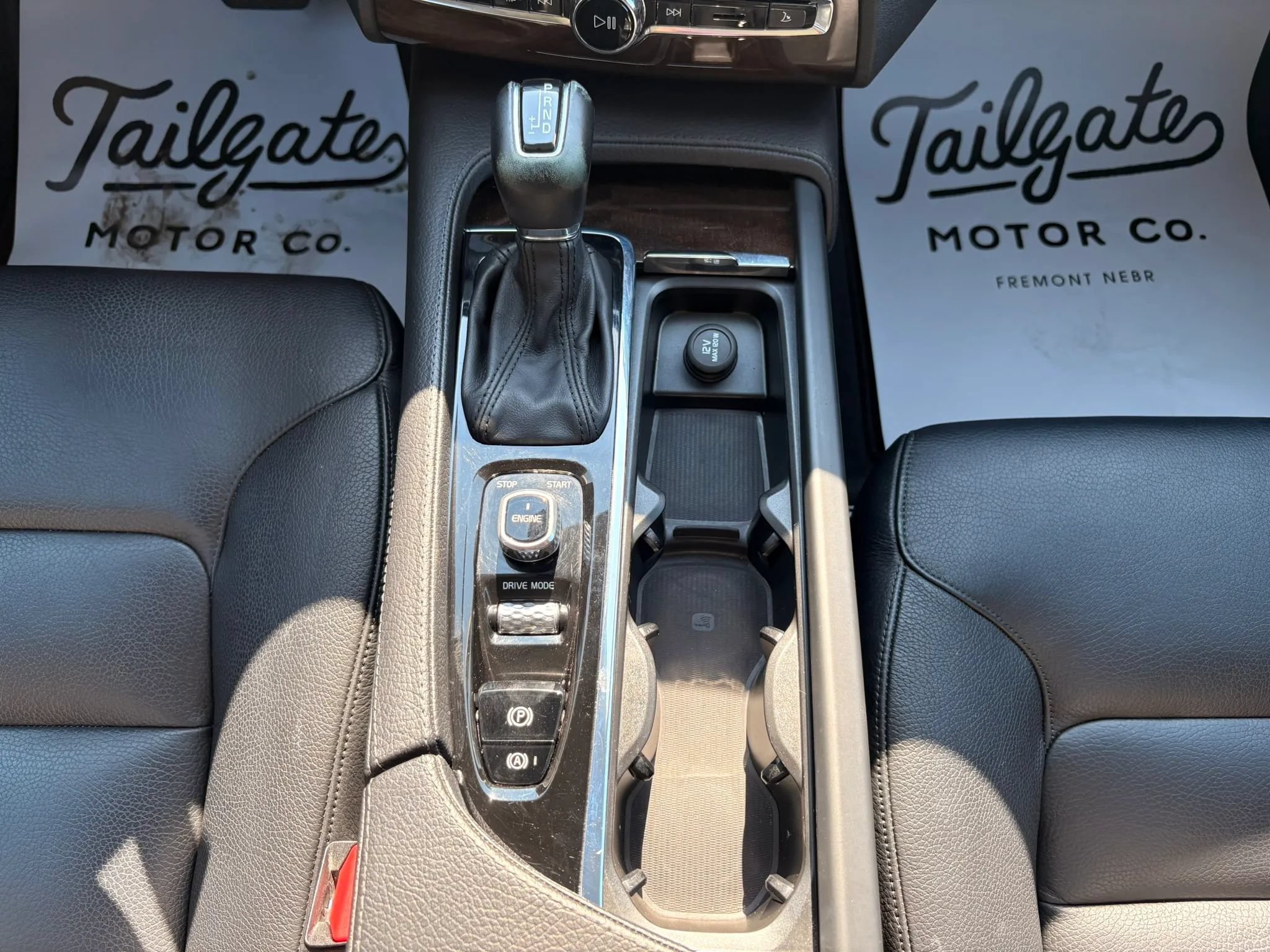 Used 2016 Volvo XC90 T6 Momentum w/ Momentum Plus Package AWD/4WD image 26