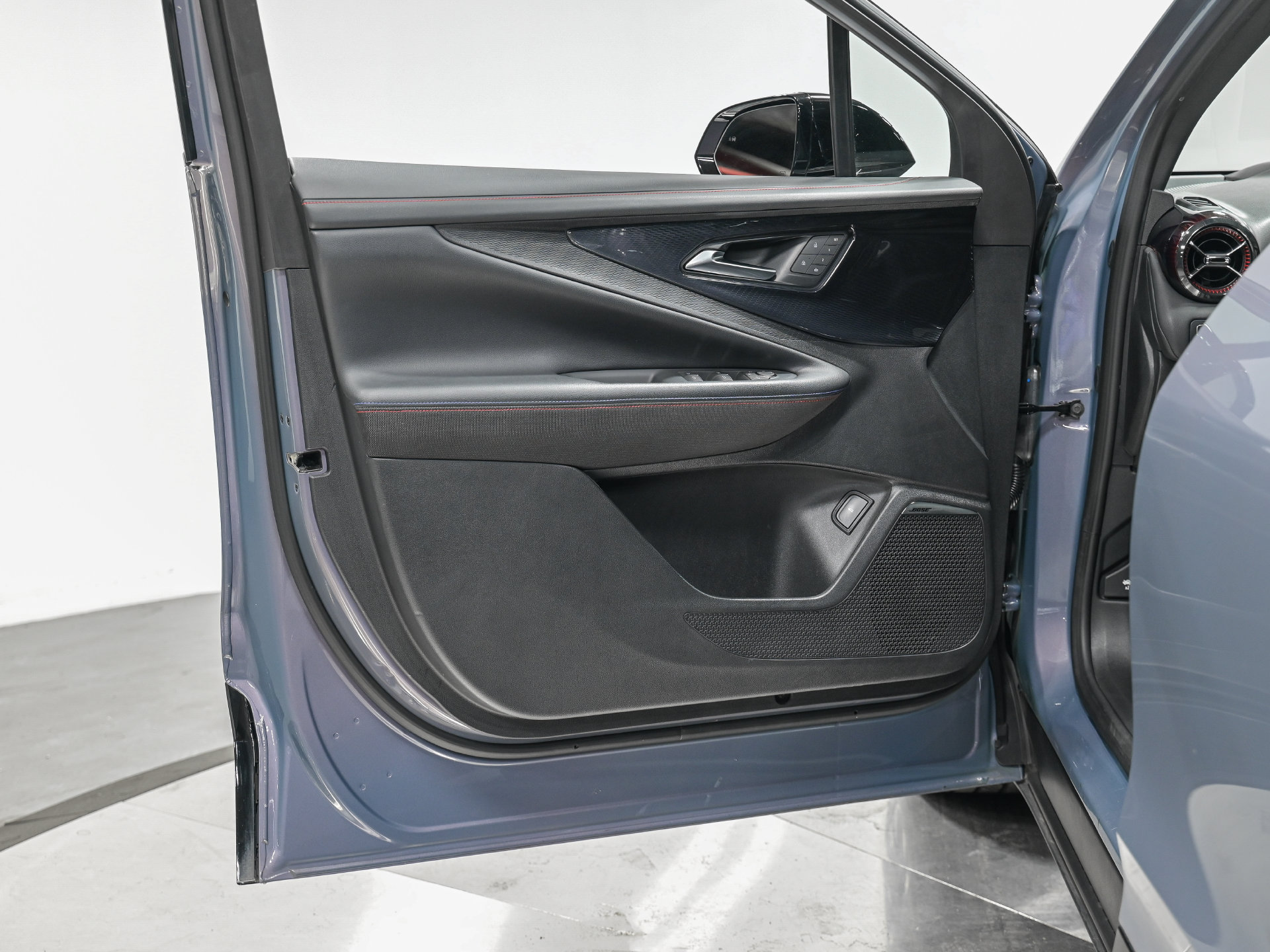 Used 2024 Chevrolet Blazer EV RS RWD image 12