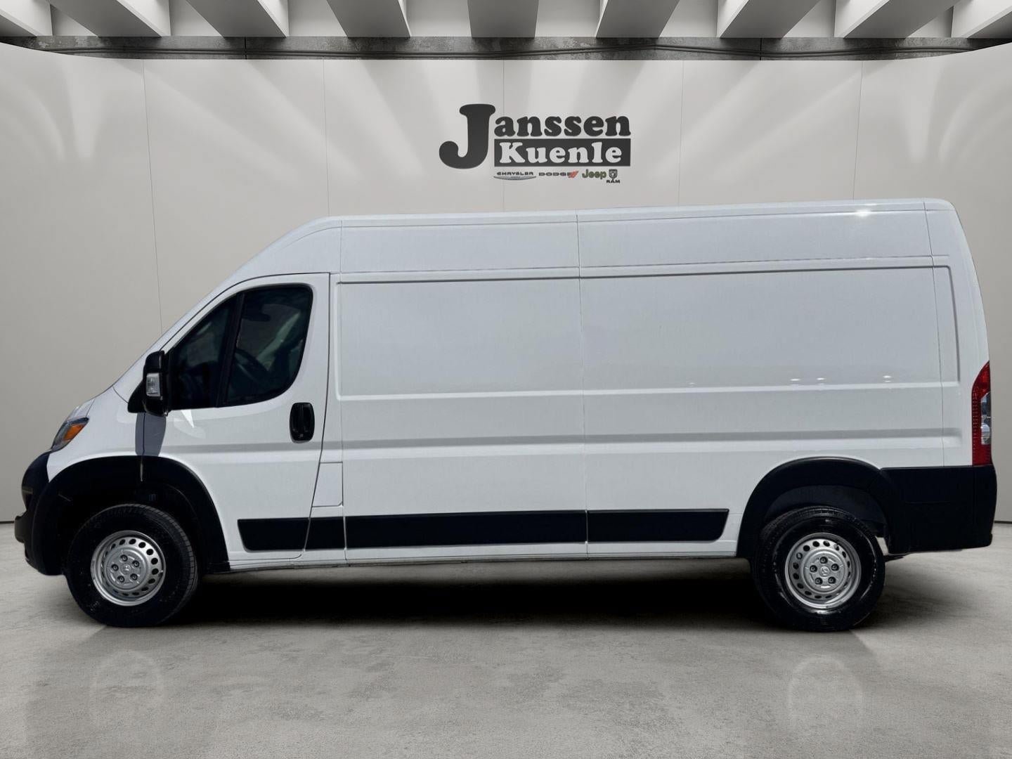 Used 2025 RAM ProMaster 2500 FWD image 1