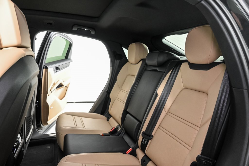 New 2025 Porsche Cayenne S image 22