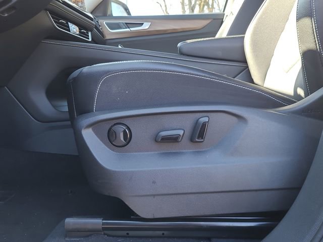 Used 2025 Volkswagen Atlas SE image 26