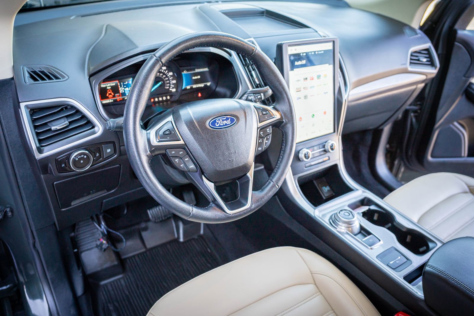 Used 2023 Ford Edge SEL AWD/4WD image 12