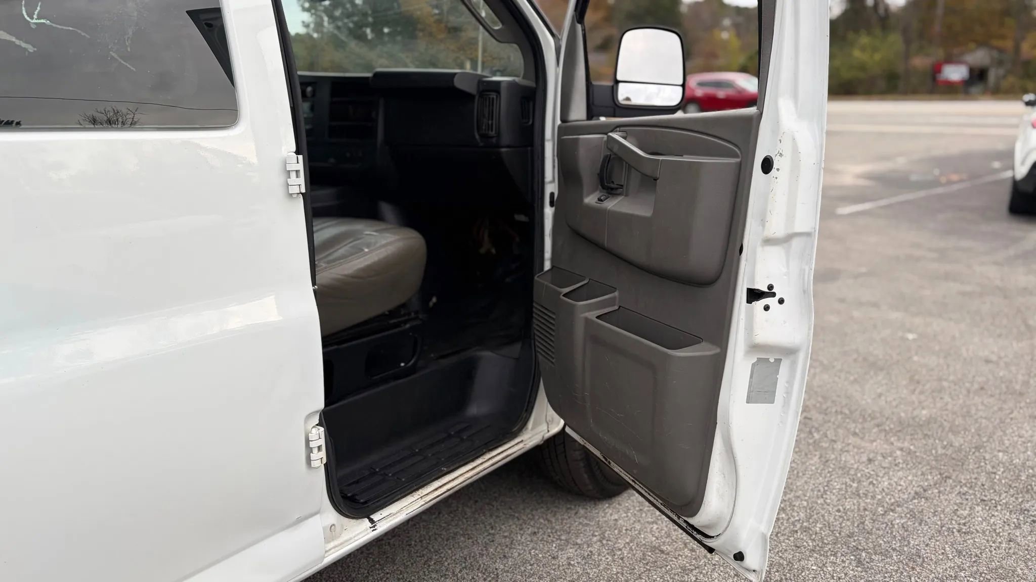 Used 2017 GMC Savana 2500 image 13