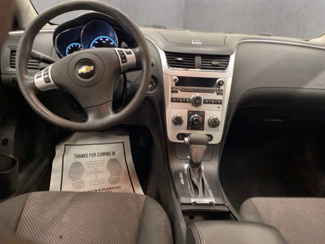 Used 2010 Chevrolet Malibu LT FWD image 2