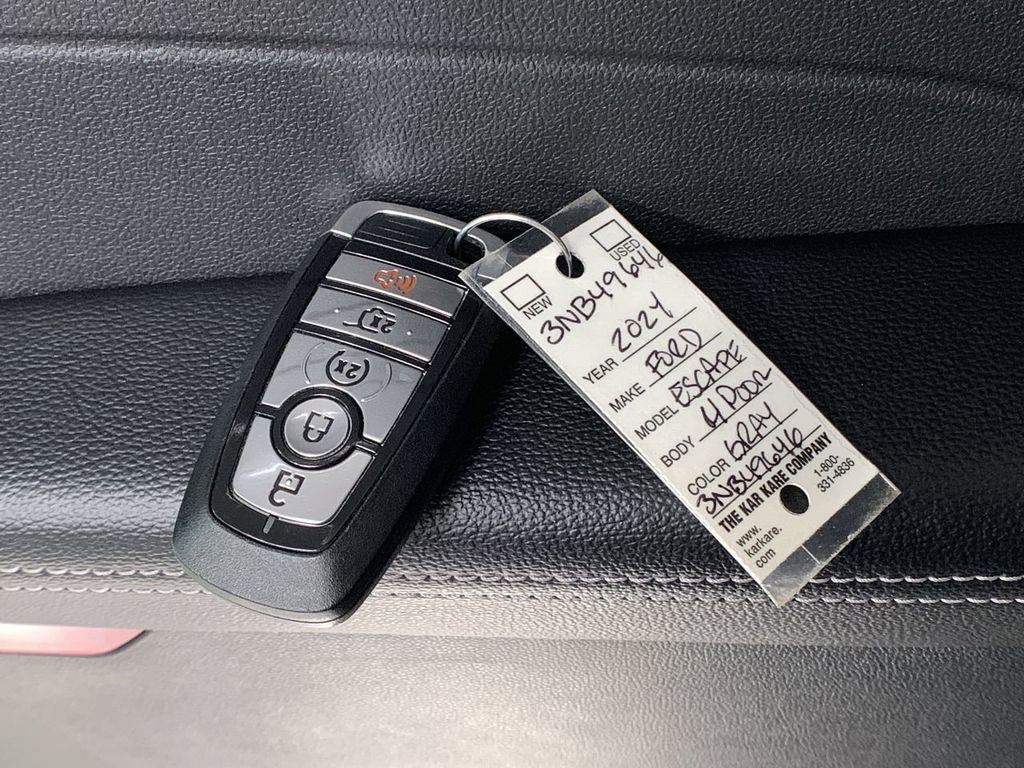 Used 2024 Ford Escape SE FWD image 20