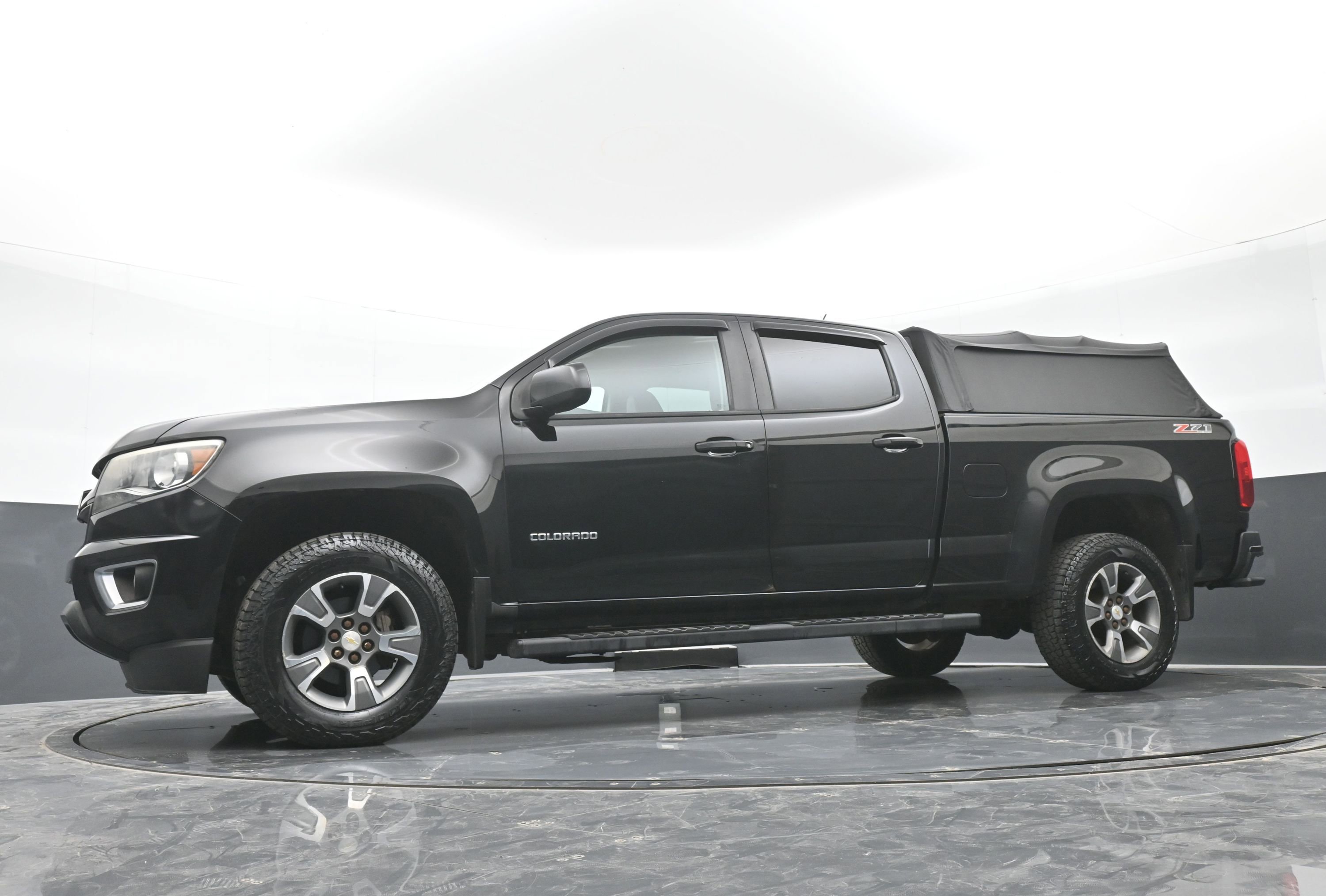 Used 2015 Chevrolet Colorado Z71 AWD/4WD image 38