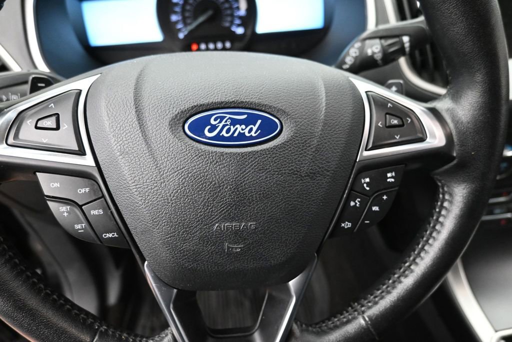 Used 2019 Ford Edge SEL w/ Equipment Group 201A AWD/4WD image 16