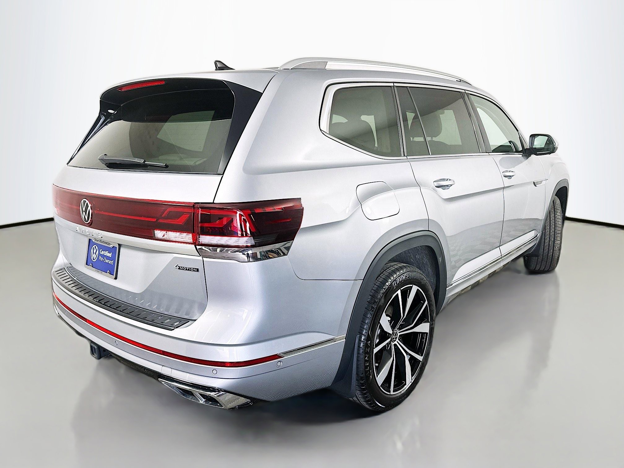 Certified 2025 Volkswagen Atlas SEL Premium R-Line image 7
