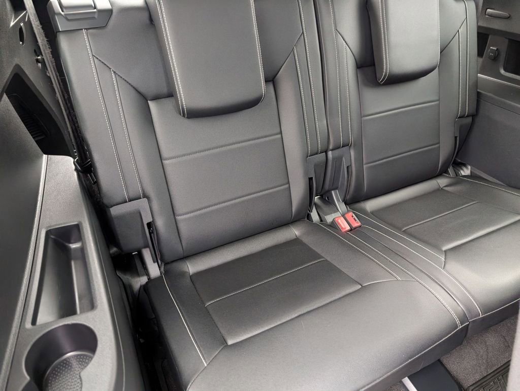 Used 2021 Volkswagen Atlas SE image 42