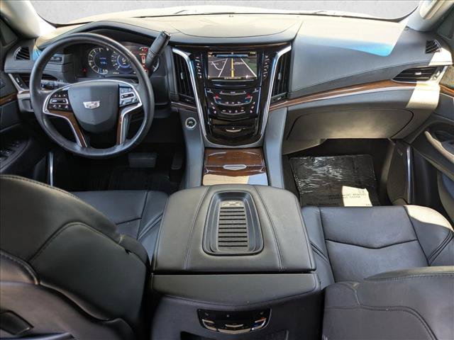 Used 2019 Cadillac Escalade Luxury AWD/4WD image 18