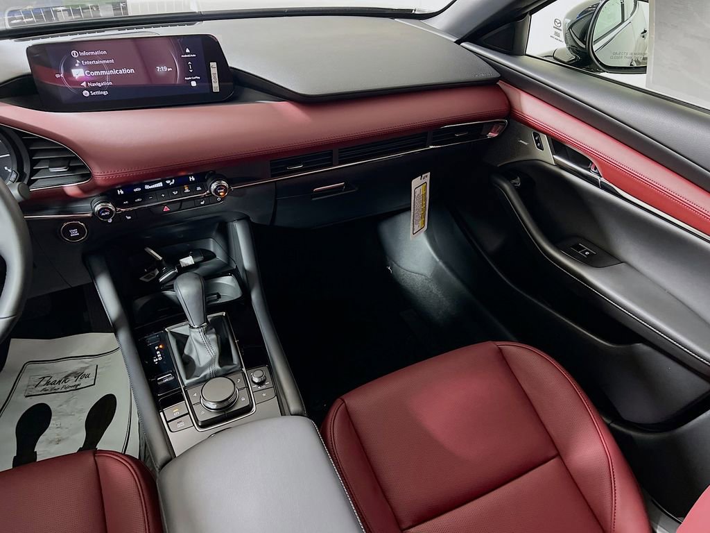 New 2026 MAZDA MAZDA3 Hatchback w/Premium Plus Pkg image 18