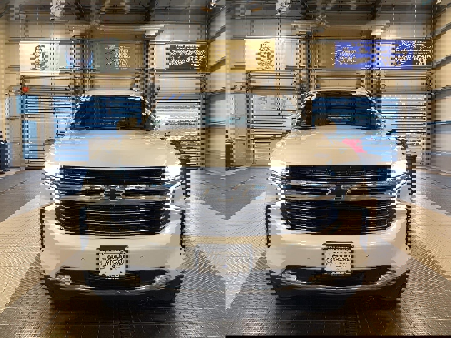 Used 2022 Chevrolet Tahoe LT w/ LT Signature Plus Package image 2