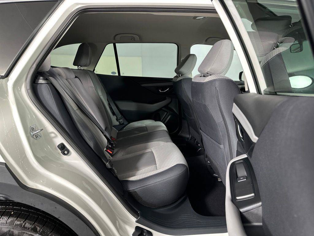 Used 2025 Subaru Outback Premium AWD/4WD image 18