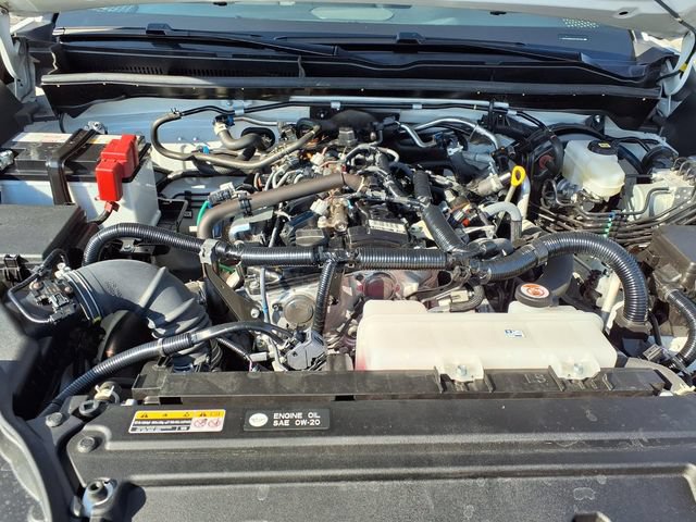 Used 2025 Toyota 4Runner SR5 AWD/4WD image 17