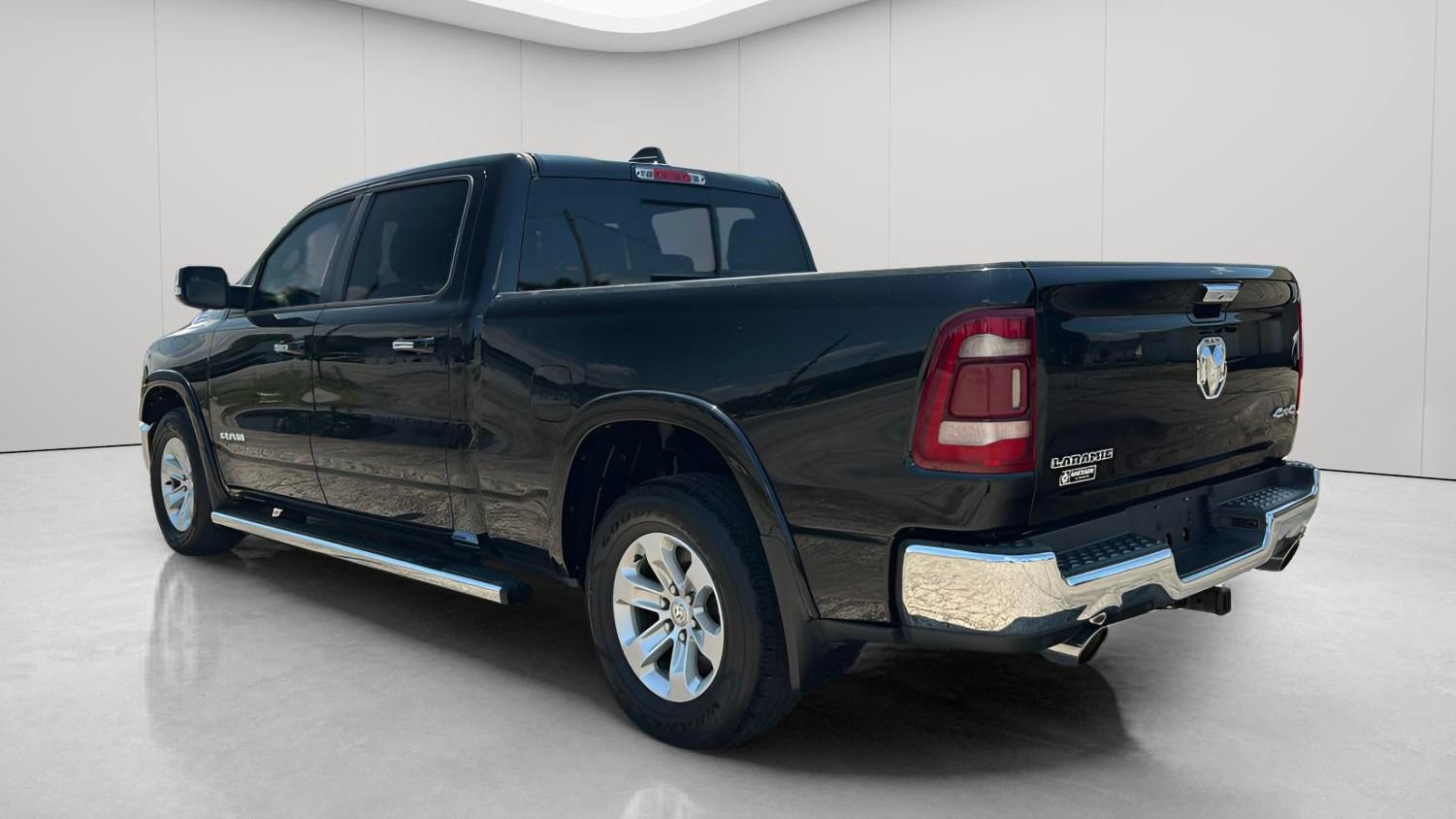 Used 2022 RAM 1500 Laramie AWD/4WD image 8
