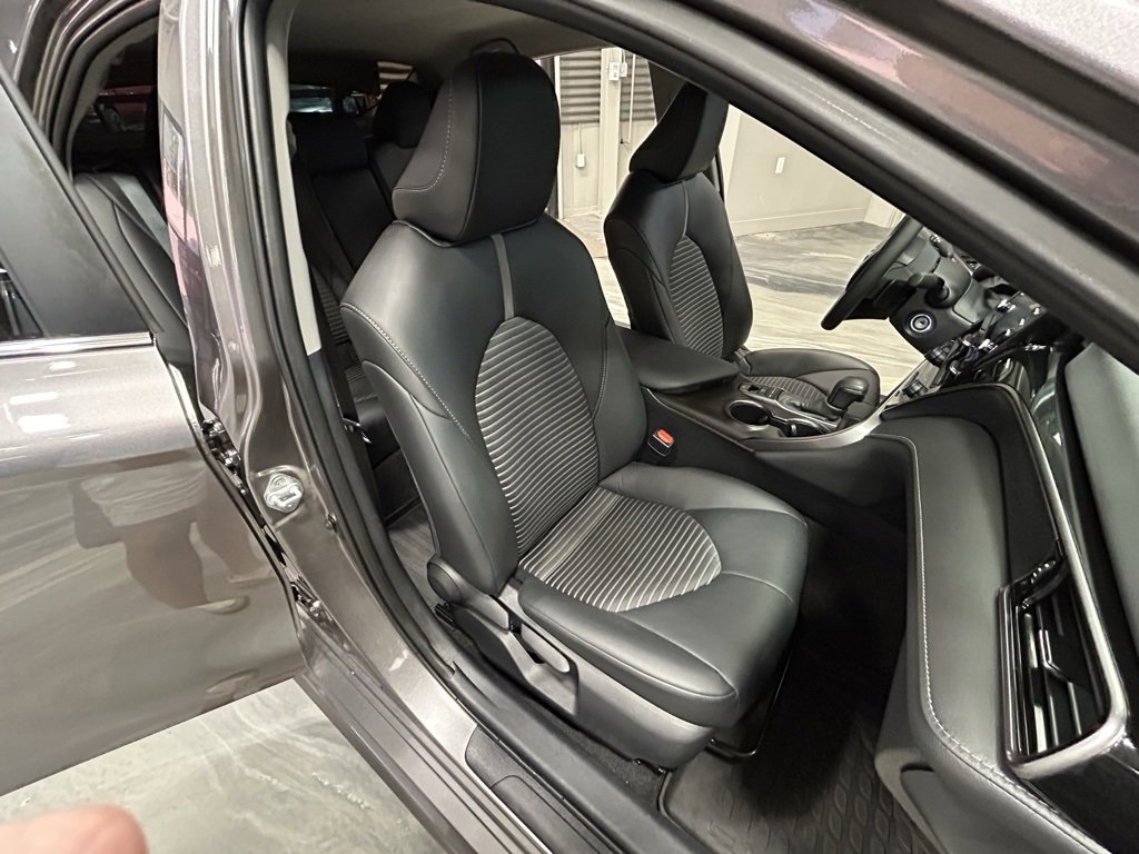 Used 2024 Toyota Camry SE image 5