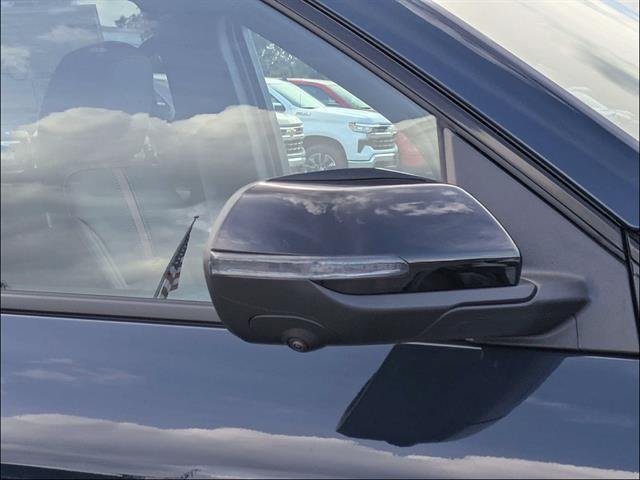 New 2027 Chevrolet Traverse RS w/ LPO, Floor Liner Package FWD image 10