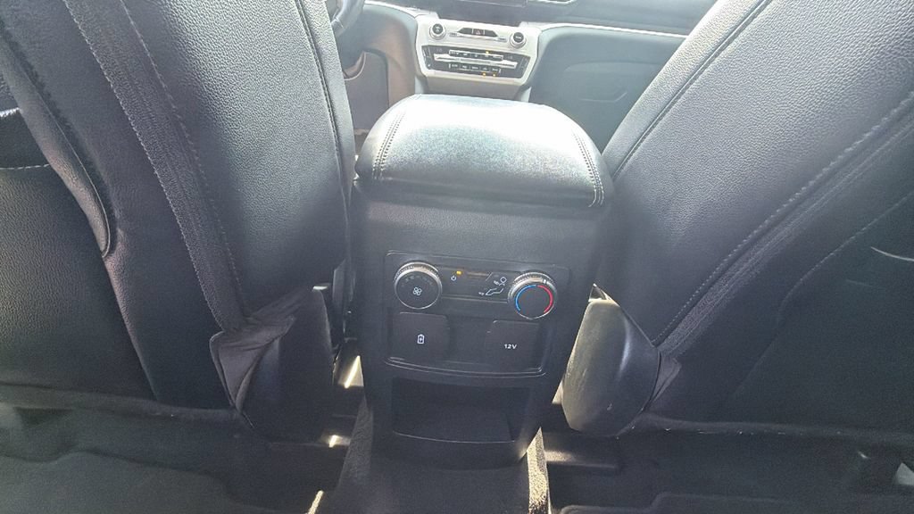 Used 2021 Ford Explorer XLT w/ Equipment Group 202A AWD/4WD image 18