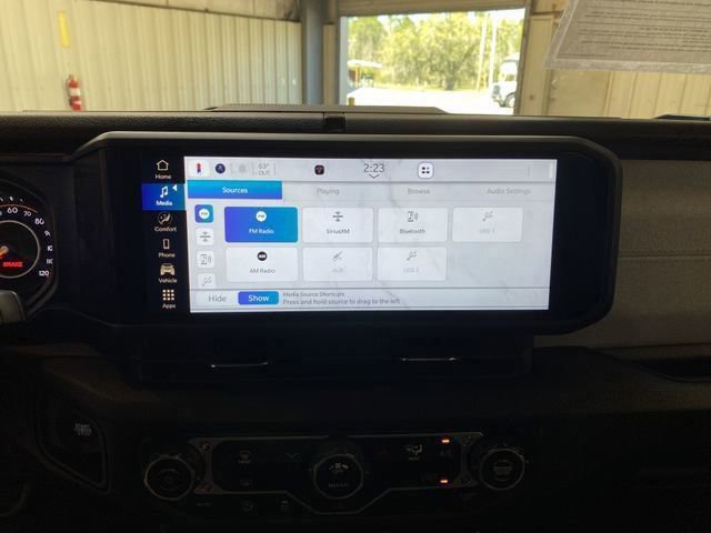 Used 2025 Jeep Wrangler Sport image 37