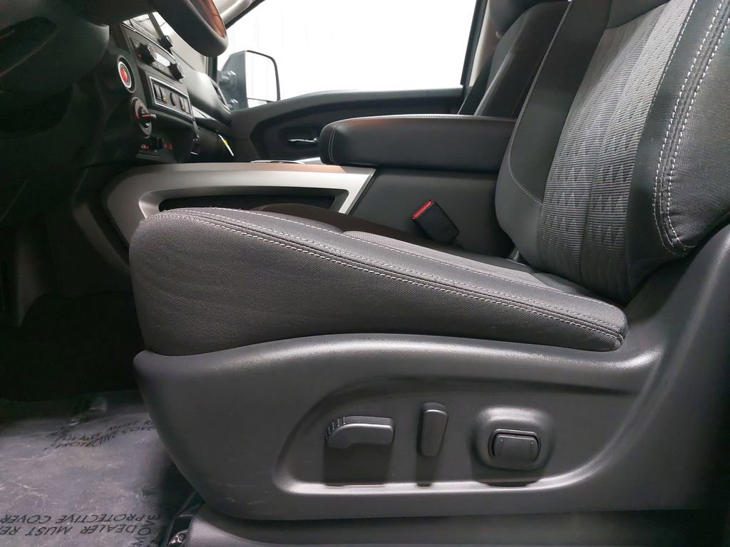 Certified 2024 Nissan Titan SV w/ SV Convenience Package image 28