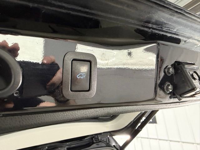 Used 2015 Toyota Highlander Limited Platinum AWD/4WD image 10