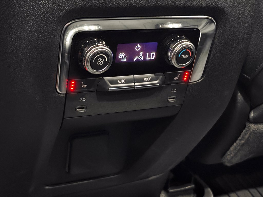Used 2025 GMC Yukon Denali w/ Sun & Power Step Package AWD/4WD image 33
