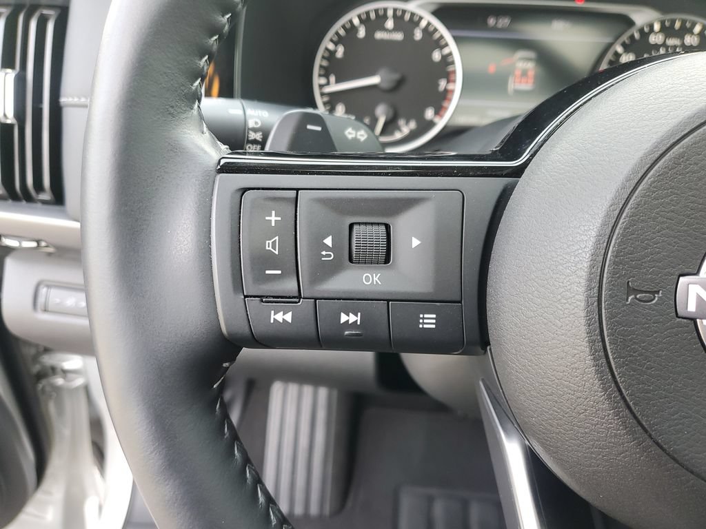 Certified 2025 Nissan Pathfinder SL w/ SL Premium Package FWD image 27