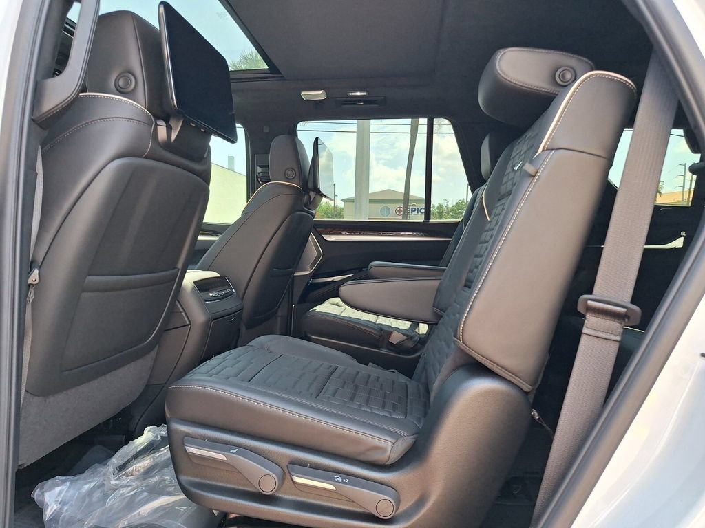 New 2026 Cadillac Escalade Platinum Sport w/ LPO, ONYX Package AWD/4WD image 12
