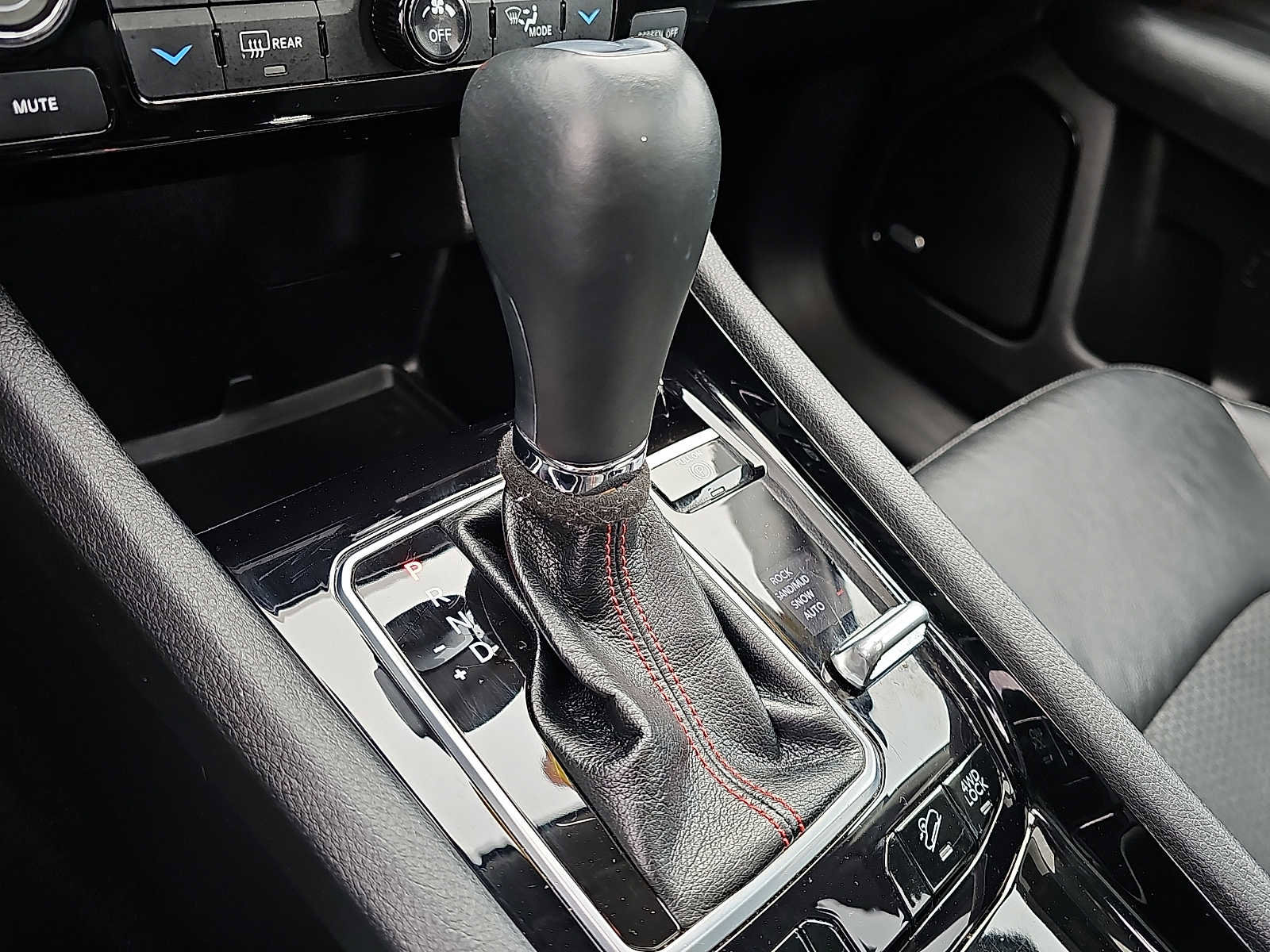 Used 2022 Jeep Compass Trailhawk w/ Sun and Sound Group image 16