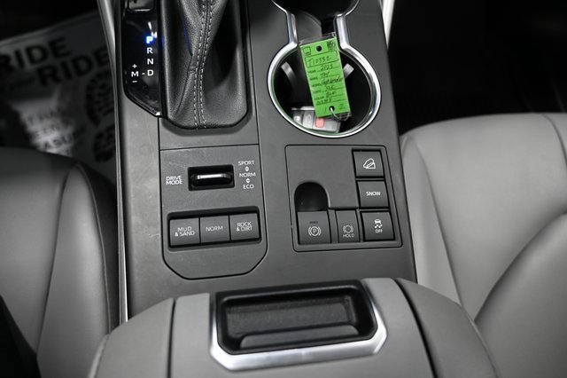 Used 2023 Toyota Highlander XLE image 21