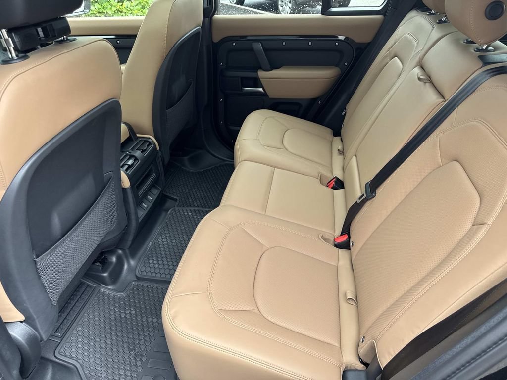 New 2026 Land Rover Defender 110 X-Dynamic SE AWD/4WD image 15