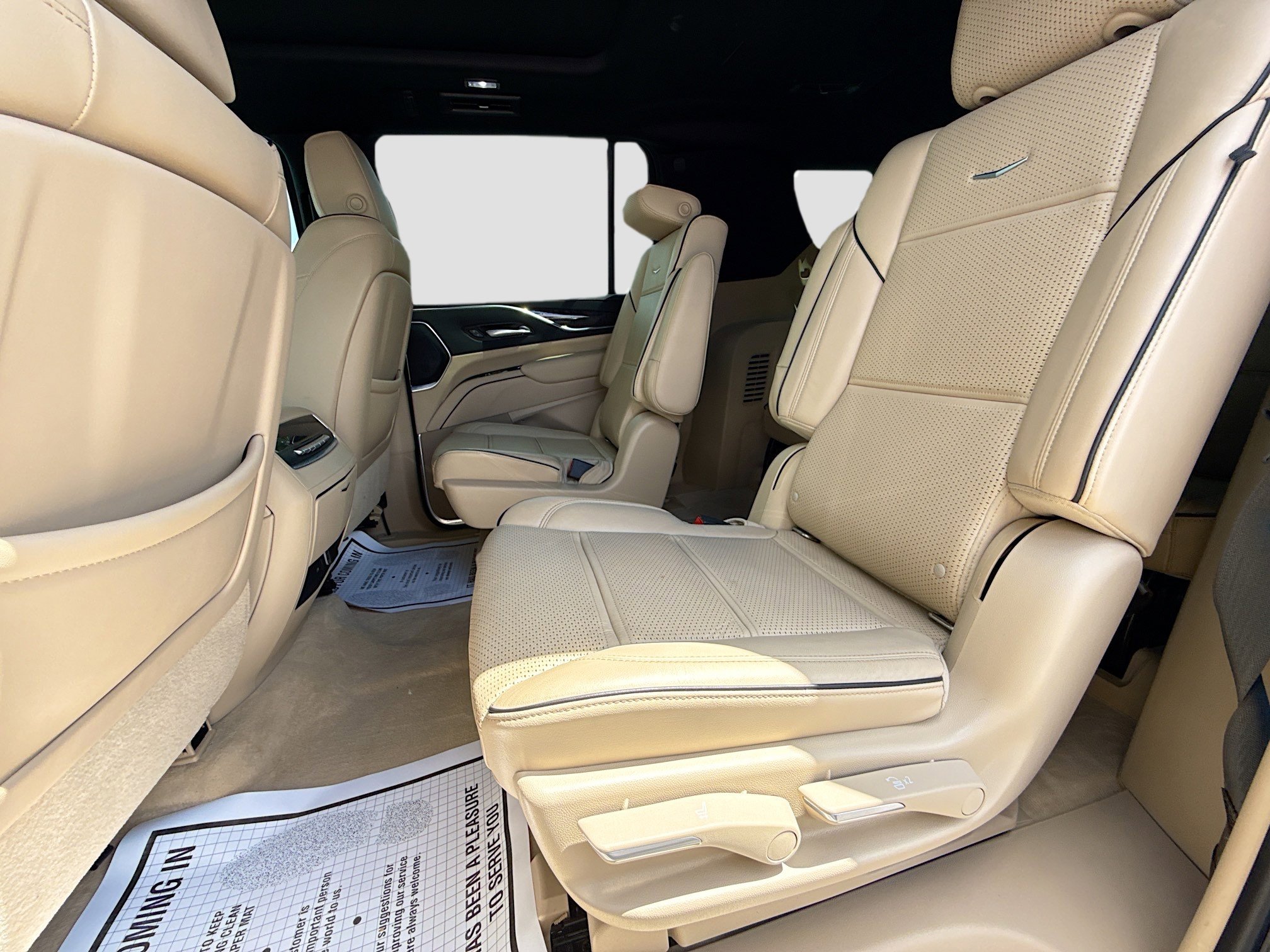Used 2021 Cadillac Escalade ESV Premium Luxury w/ Driver Assist Tech Package AWD/4WD image 23