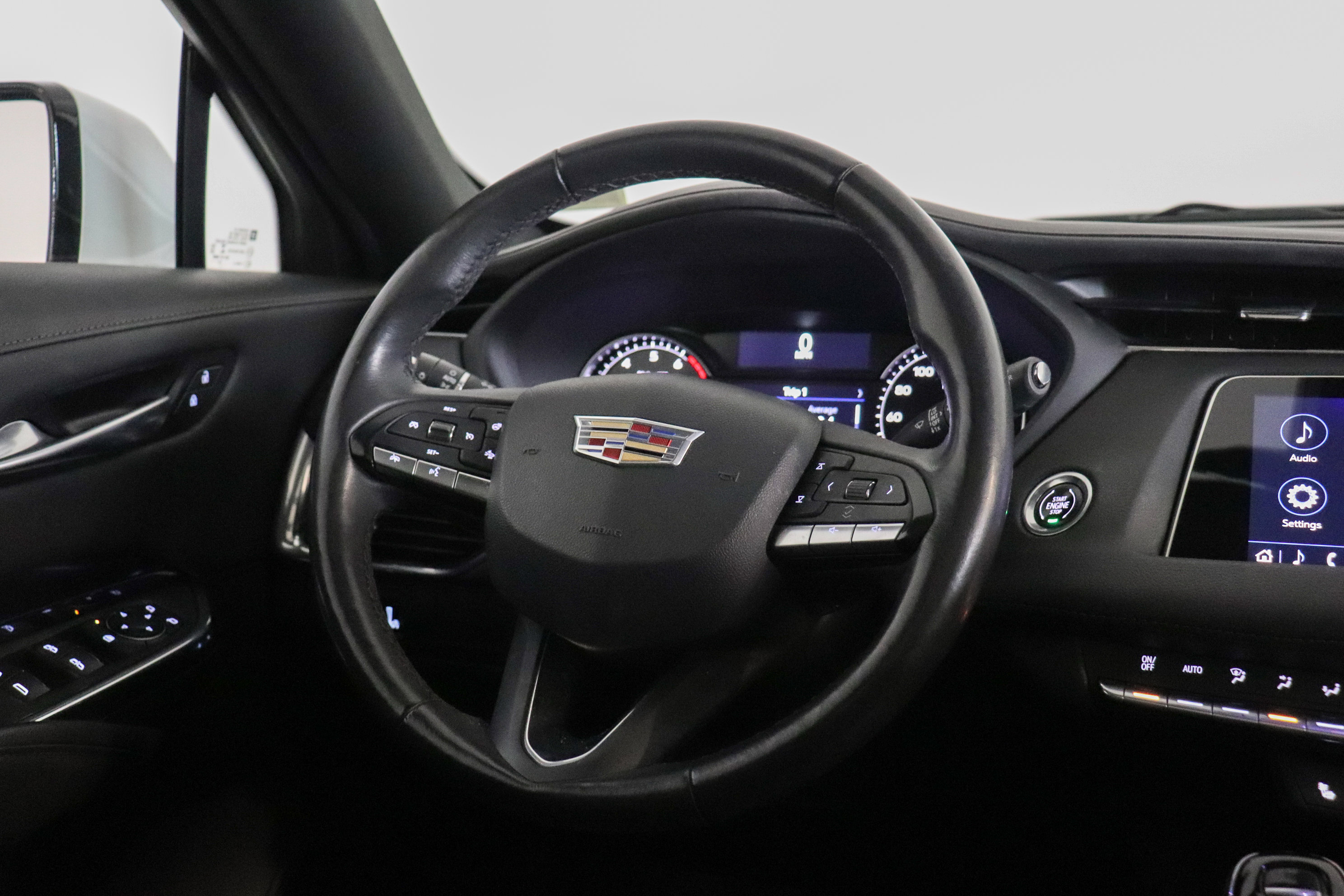 Used 2023 Cadillac XT4 Luxury w/ Cold Weather Package AWD/4WD image 24