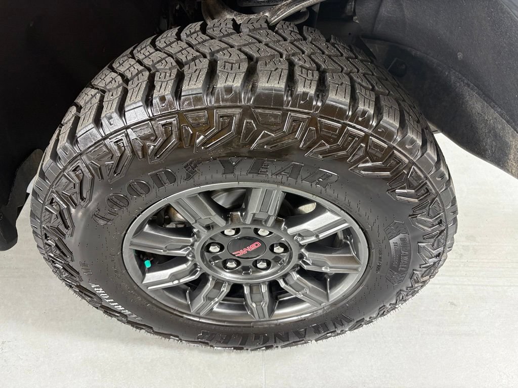 Used 2025 GMC Sierra 1500 AT4X AWD/4WD image 14